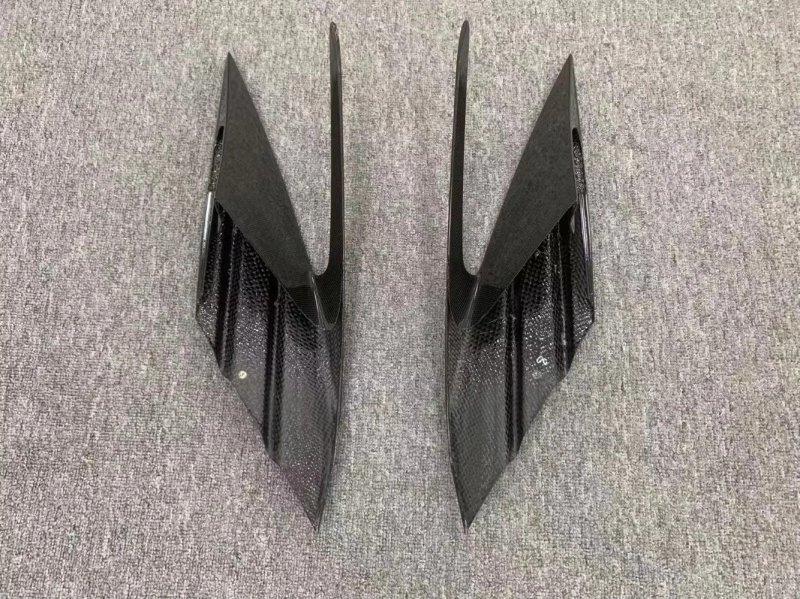 High Quality Fast Delivery Whole Sale Price Dry Carbon Fiber M Style Side Vent Body Kits for F8